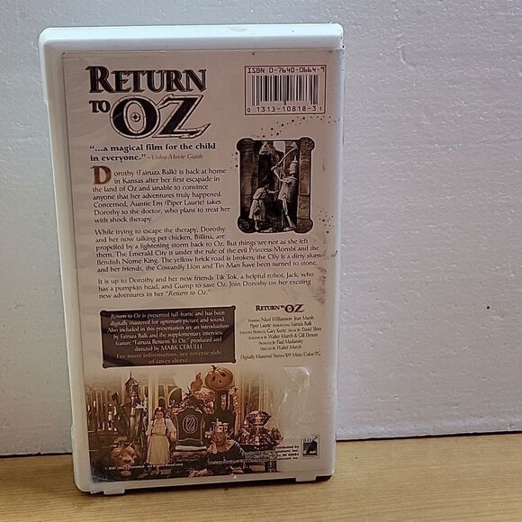 Wizard of Oz vhs and dvds, Return of Oz vhs + paperback book. - Picture 5 of 9